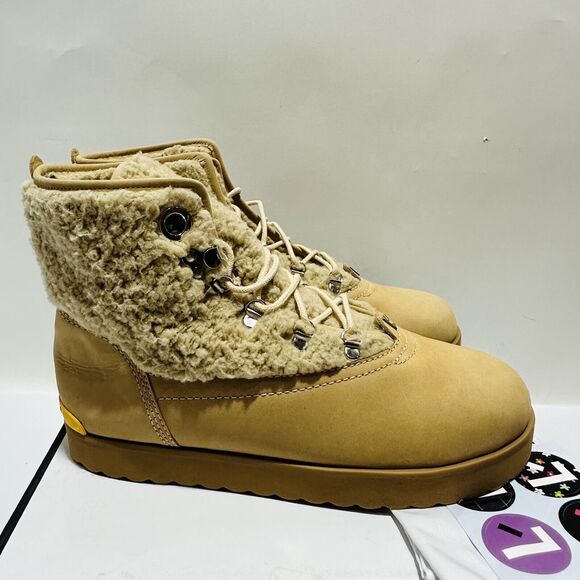 Larroude Vail US 11 Snow Boots Sand Nubuck Leather Faux Fur Waterproof NIB $415 - Picture 6 of 15